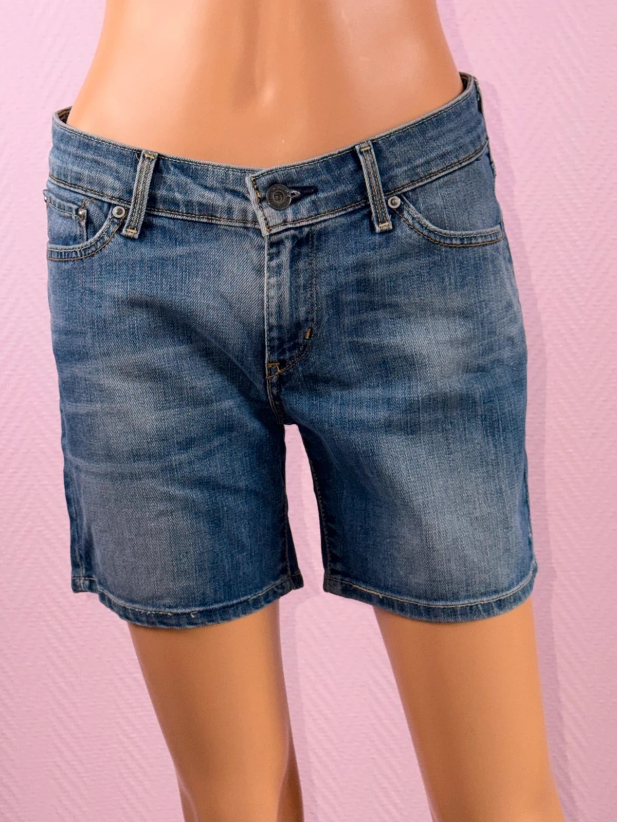 Short feminino Levi's tamanho 26 em muito bom estado – photo 3